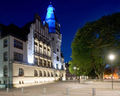 Altes Rathaus, im Dunkeln beleuchtet