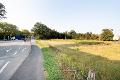 Freifläche gegenüber Stadion